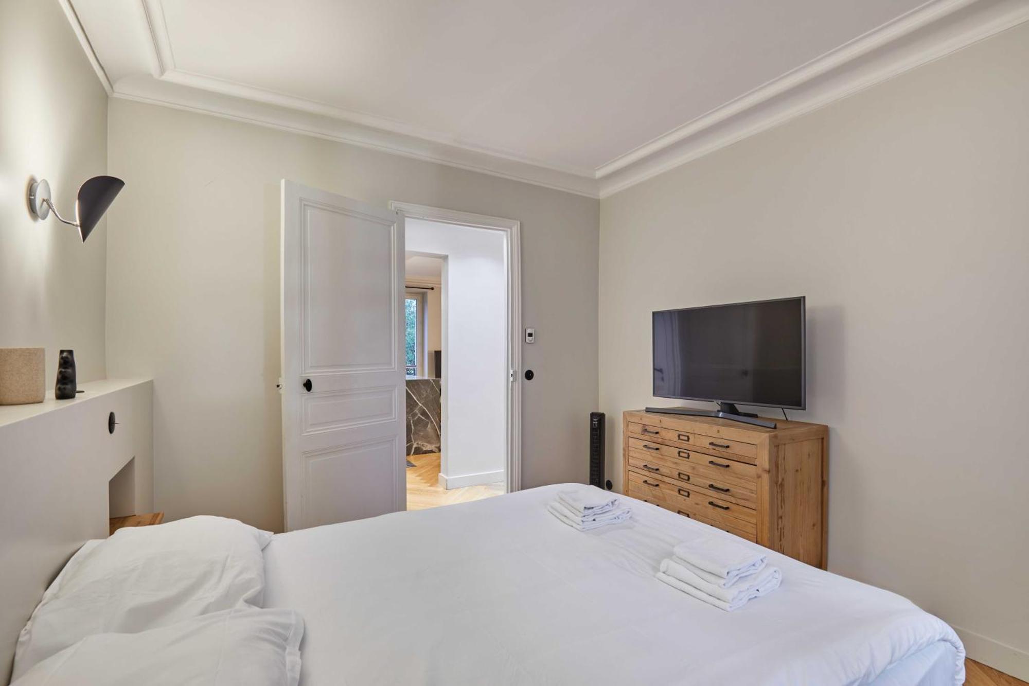 Magnificent Apartment - 3Br- 8P - Batignolles Париж Экстерьер фото
